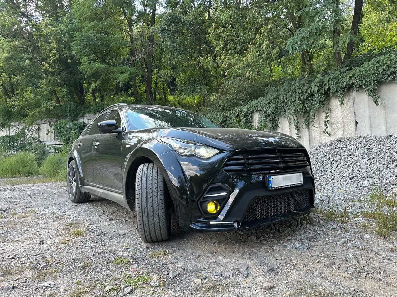 Infiniti FX37 з тюнінг-обвісом